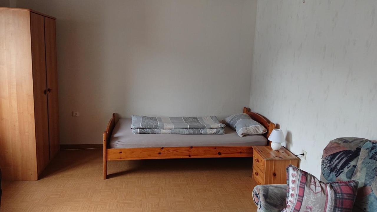Ferienwohnung Linde - Marburg Biedenkopf Mit 5 Zimmer Und Balkon Frechenhausen Exterior foto